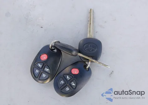 2011 Toyota Sienna Le V6/Le V6 Auto Access Seat from USA, damaged, VIN 5TDKK3DC2BS161488